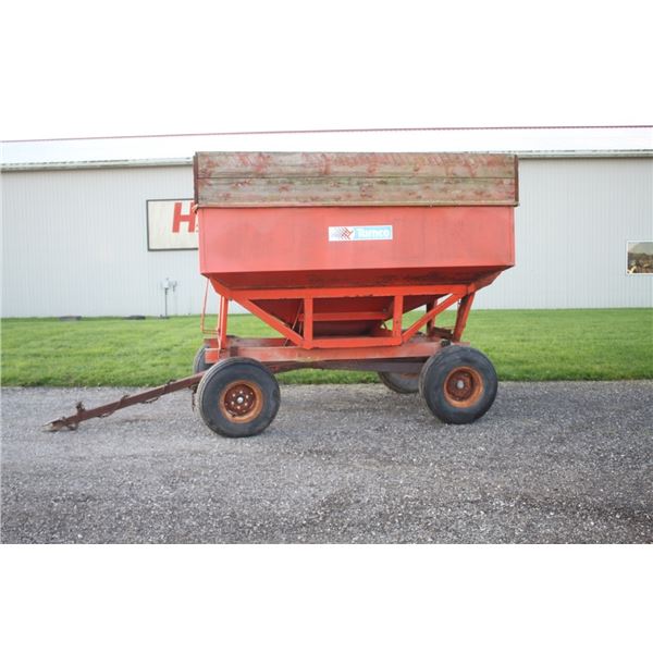 Turnco 225 gravity wagon with George White running gear
