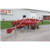 Image 2 : White 445, 9 shank soil saver, walking tandems, clean, one owner