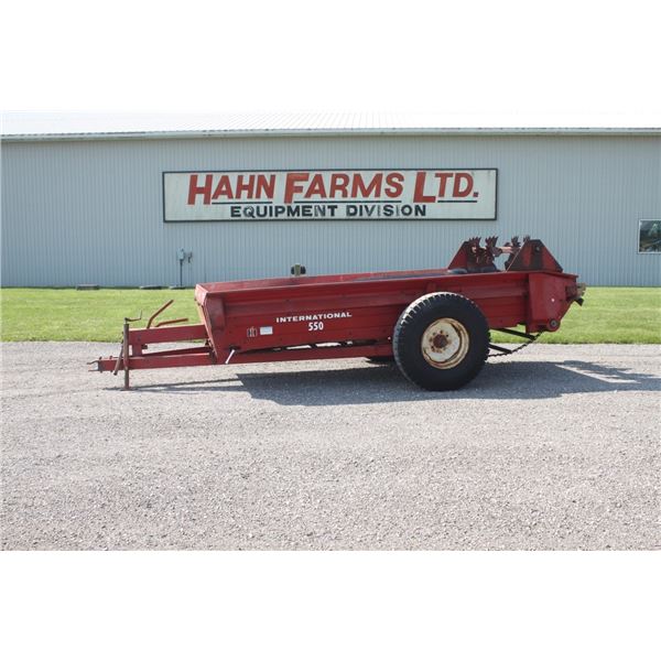 IH 550 single axle, double beater manure spreader, good condition. Used only on tobacco
