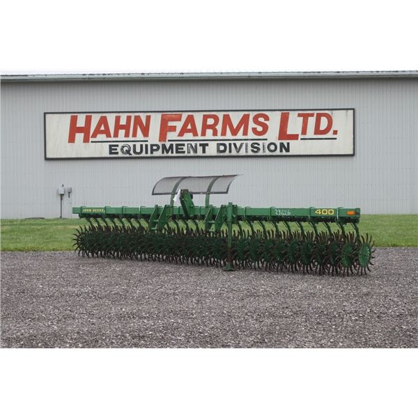 JD 400, 15' rotary hoe