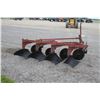 Image 4 : IH 4 furrow 3pth plow, spring trip