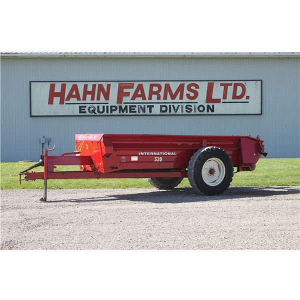 IH 530 single axle manure spreader, single beater, one owner, spread  tobacco only