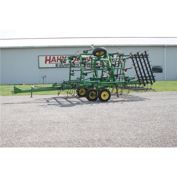 JD 960 24' cultivator, 5 bar spike harrow