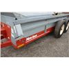 Image 13 : New Idea 3732 tandem manure spreader, low usage