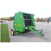 Image 3 : JD 335 4x4 round baler, ramp, hydraulic tie, double twine arm