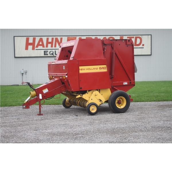 New Holland 640 round baler, auto wrap, wide pickup