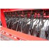 Image 10 : IH 5100 18 run seed drill, grass box, fert