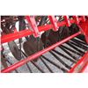 Image 11 : IH 5100 18 run seed drill, grass box, fert