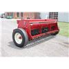 Image 8 : IH 5100 18 run seed drill, grass box, fert