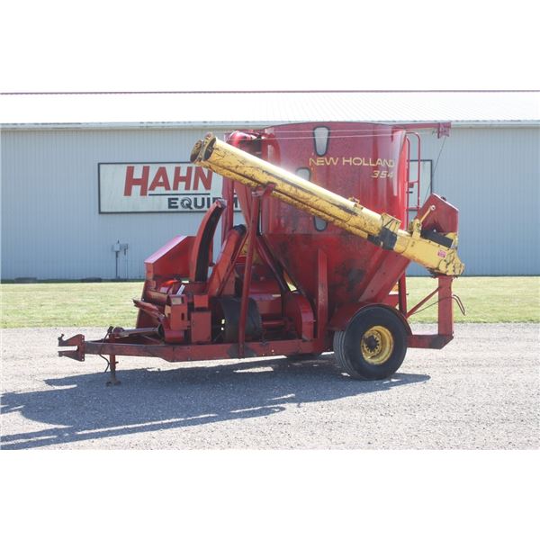 New Holland 354 mixmill, intake and discharge augers, optional cob sheller atttachment, extra screen
