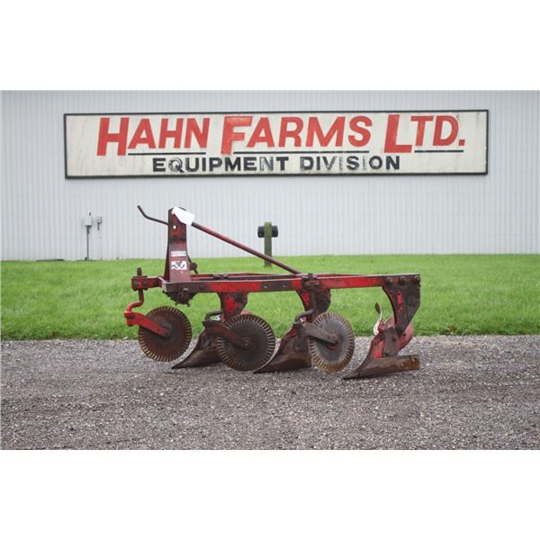 MF 74 3 furrow, 3pth plow, spring trip