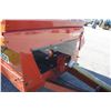 Image 10 : Hesston S 220 single axle manure spreader, end gate, top beater, one owner