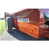 Image 11 : Hesston S 220 single axle manure spreader, end gate, top beater, one owner