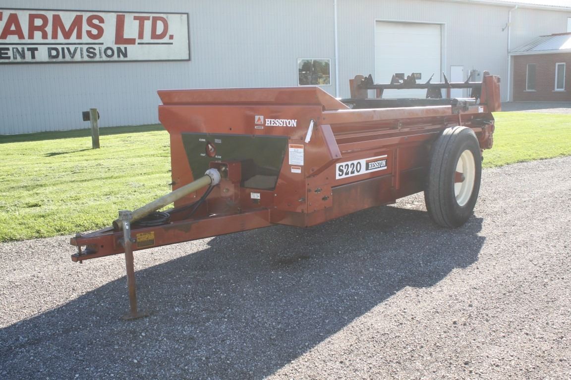 Hesston S 220 single axle manure spreader, end gate, top beater, one owner