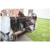 Image 12 : New Idea 3632 tandem axle manure spreader, hydraulic end gate, poly floor, top beater