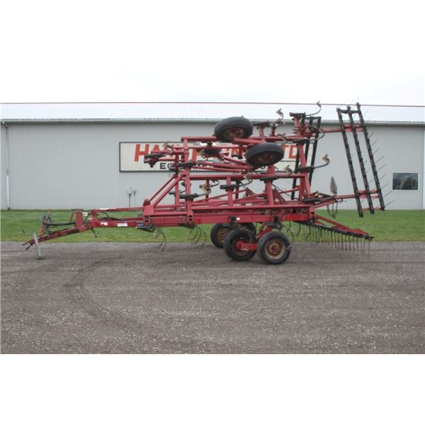 CIH 4800, 26' cultivator, harrow, walking tandem axles, local trade
