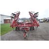 Image 7 : CIH 4800, 26' cultivator, harrow, walking tandem axles, local trade