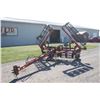 Image 2 : CIH PT 22' hydraulic folding crumbler, one owner