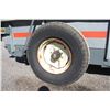 Image 10 : New Idea 362 single axle manure spreader, top beater
