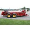 Image 5 : New Holland 185 tandem axle manure spreader, top beater, end gate