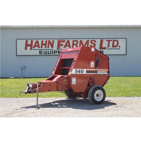 Hesston 540 4x4 round baler, electric tie, ramp, one owner