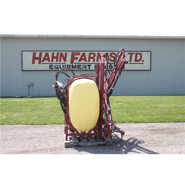 Hardi 250 gal 3pth sprayer, 40' boom, manual controls, one owner