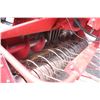 Image 11 : New Idea 7215 small square baler, thrower, one owner