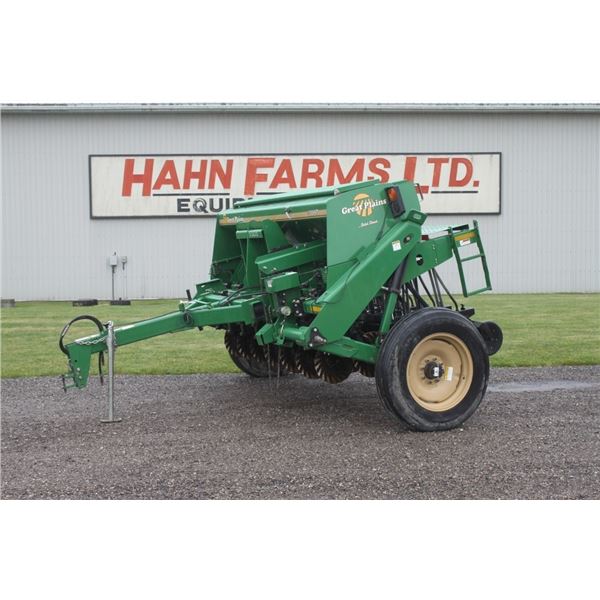 Great Plains 1006NT 10' no till drill, 7.5" spacing, grass box, weight brackets, 2790 acres