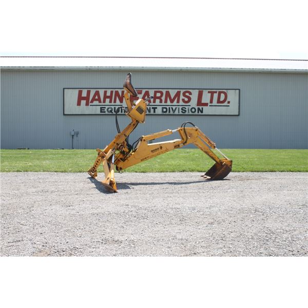 IH 3082 Series A, 3pth backhoe, 12" bucket, used very little, Local Municipal Unit
