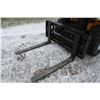 Image 13 : Loadlifter Laborder 4x4 8000 lb forklift, low profile mast, cab, air, Local Municipal Unit