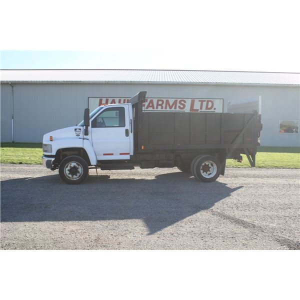 Chevy C4500 Duramax 2wd diesel truck, 12' box with rolling tarp, Ultron power tailgate, 90,000 KM, L