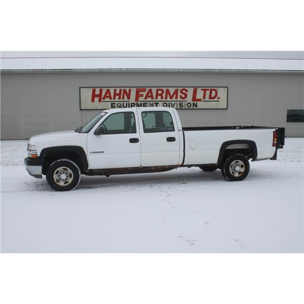 Chevy Silverado 2500 crew cab pickup truck, 32,900 KM, Local Municipal Unit