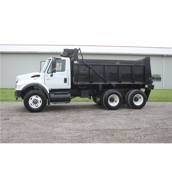 IH 7400SBA workstar tandem axle dump truck, 48,000 km, Local Municipal Unit