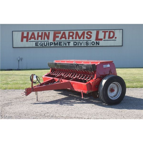CIH 5100 18 run seed drill, doble disc, press wheel, grass, dry fertilizer, rear hitch
