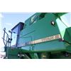 Image 10 : JD 7720 Titan II 4wd combine, chopper, 30.5x32 tires, 2 speed cylinder, 3475 hours, local trade