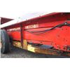 Image 15 : New Holland 680 tandem axle manure spreader, top beater, end gate
