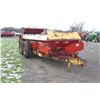 Image 3 : New Holland 680 tandem axle manure spreader, top beater, end gate