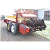 Image 6 : New Holland 680 tandem axle manure spreader, top beater, end gate
