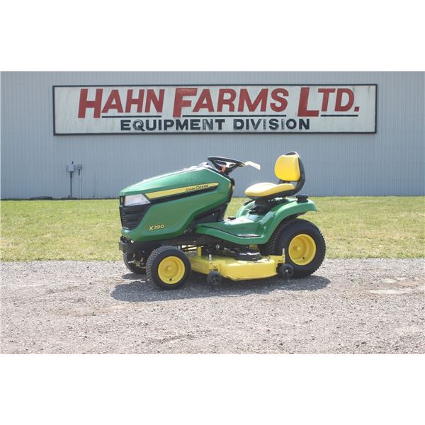 JD X390 lawnmower, 54" deck, hydraulic lift, 19 hours, 2019 Model