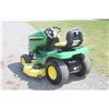 Image 8 : JD X390 lawnmower, 54" deck, hydraulic lift, 19 hours, 2019 Model