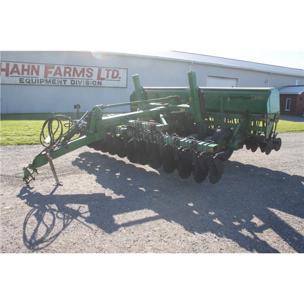 Great Plains 15' solid stand no till drill, one owner