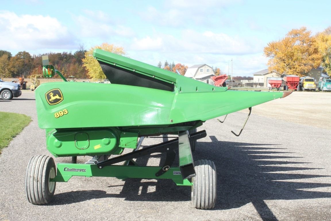 JD 893, 8 row corn head, knife rolls, high corn kit, hydraulic deck
