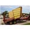 Image 4 : New Holland Stackliner 1038 automatic bale wagon, tier turner, 105 bales. Used on Hahn Family farm