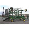 Image 14 : JD 2210 41' cultivator, castor gauge wheels, 3 bar spike rolling basket combo harrow, rear hitch and
