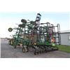 Image 17 : JD 2210 41' cultivator, castor gauge wheels, 3 bar spike rolling basket combo harrow, rear hitch and