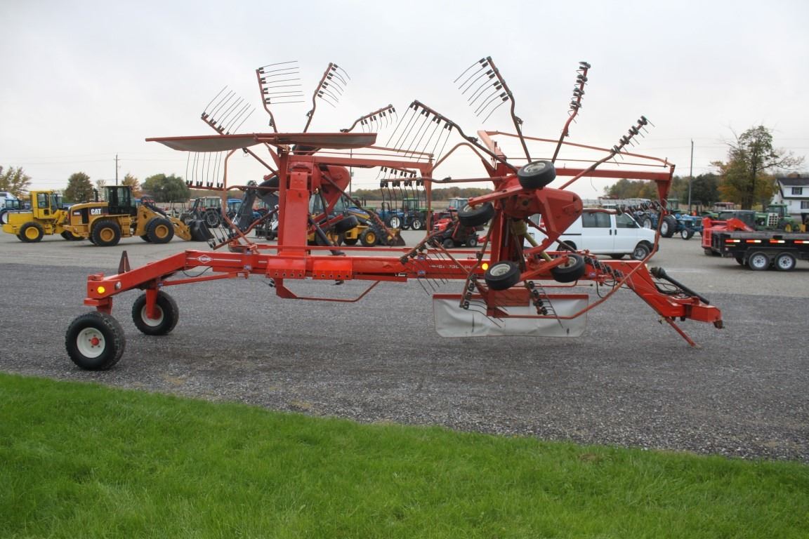 Kuhn GA 7302 DL twin rotary rake, trail type, 2pth