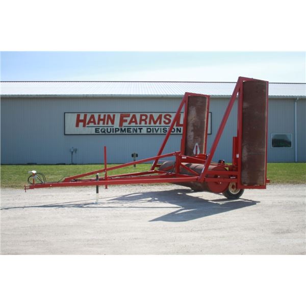 R & R 30' hydraulic folding land roller, 30" drum, HD tires, light kit, New and Unused
