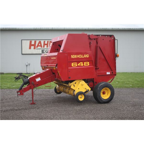 New Holland 648 round baler, sileage special, wide pick up, one owner
