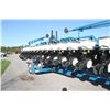 Image 11 : Kinze 3600 16/31 interplant, notill planter, KPM II monitor, finger pickup, corn meters, soybean pla