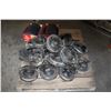 Image 15 : Kinze 3600 16/31 interplant, notill planter, KPM II monitor, finger pickup, corn meters, soybean pla